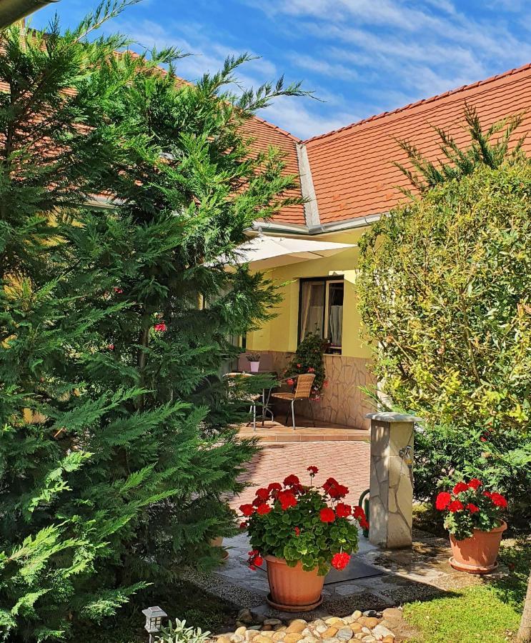 Gardenia Apartman Esztergom Exterior foto